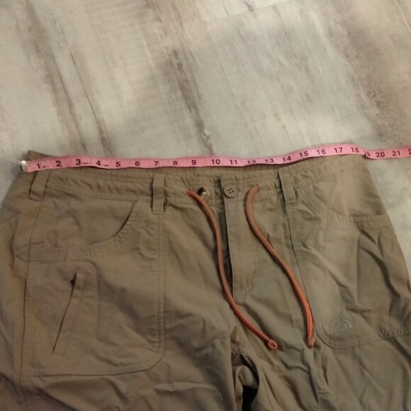 The North Face Women's 14 Nylon Roll Pants Beige Drawstring Hiking Stow Pocket - Picture 5 of 9